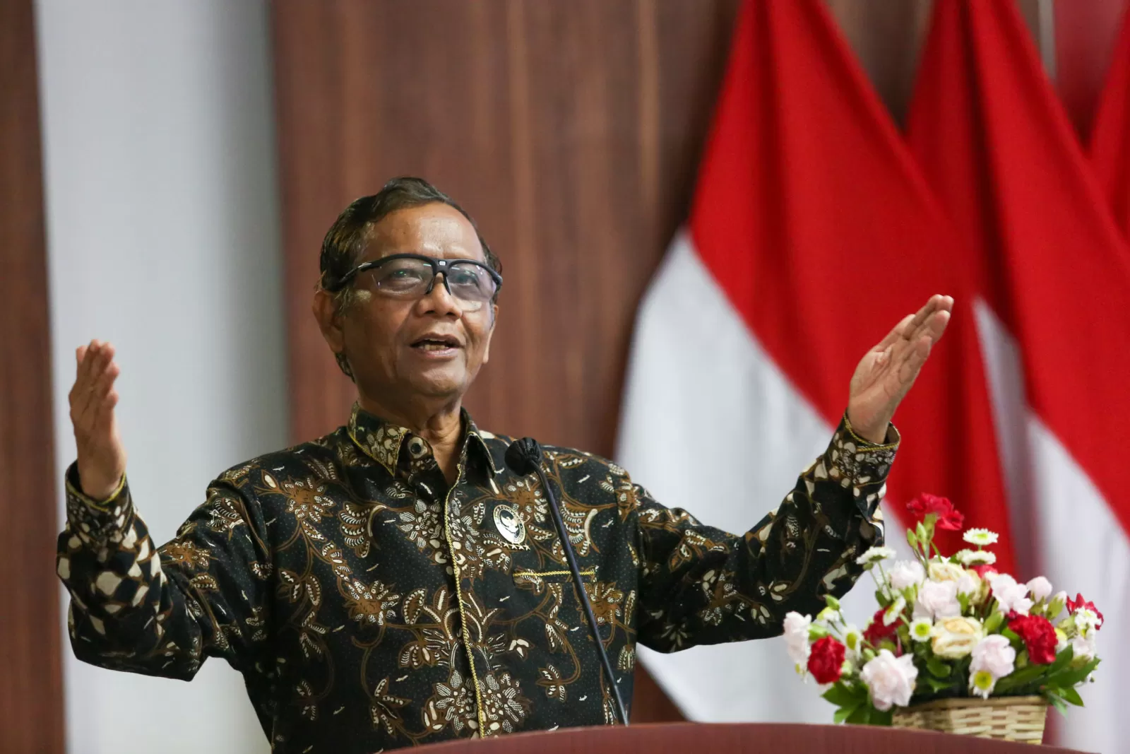 “Mentri Kita Lemah!” — Mahfud MD Apresiasi Kabinet Bayangan, Sebut Bisa Jadi Alternatif Pengawasan Publik